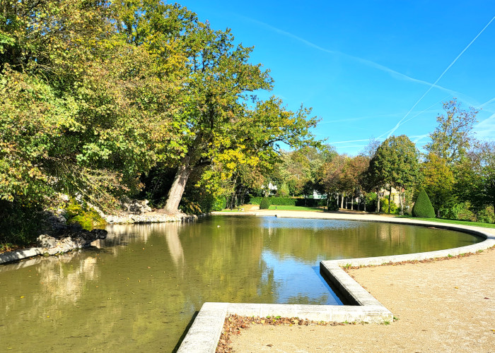 bassin du parc de grottes juvisy sur Orge